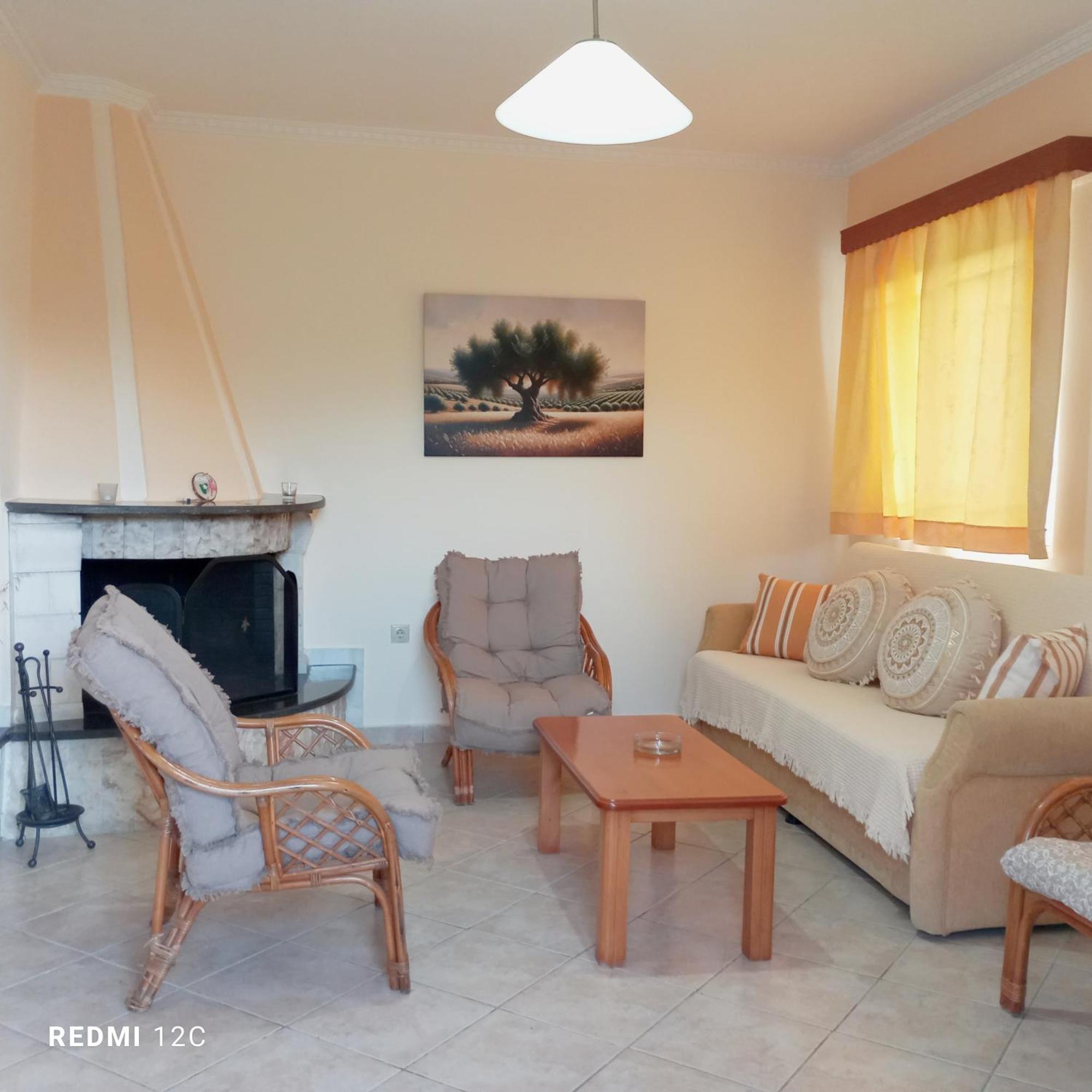 Queen Bay Studios Vasilikí Extérieur photo